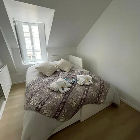 Rive Gauche Apartment *